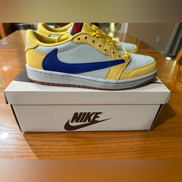 Travis Scott Women’s Air Jordan 1 Low in Canary - Picture 1 of 8